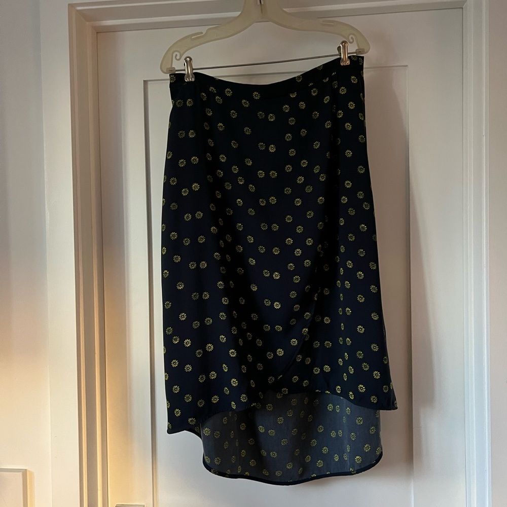 🎉3/$15 J. Crew High-Low Daisy Skirt Sz Lg